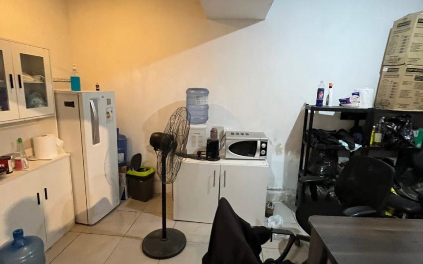 Miguel Leon Prado // Portugal