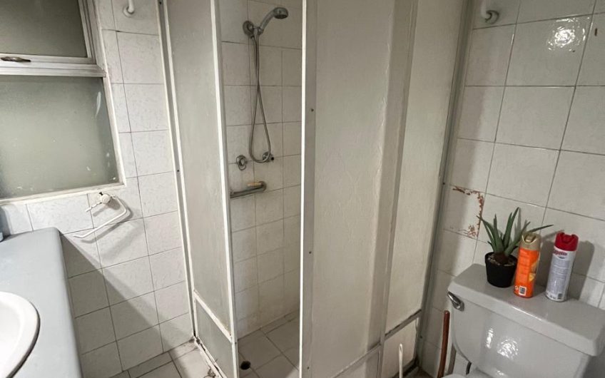 Av. Pedro De Valdivia // Guillermo Mann