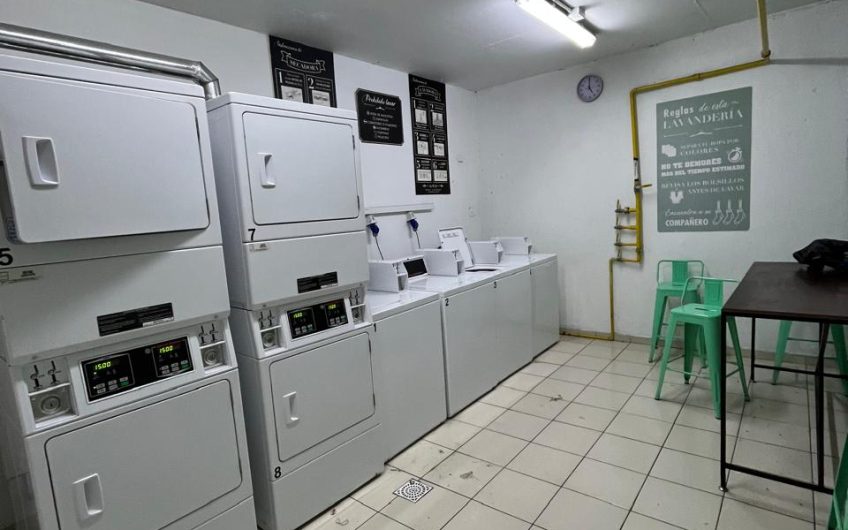 San Pablo // Estación de Metro Santa Ana