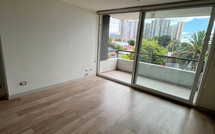 San Luis De Macul // Estacion De Metro Macul