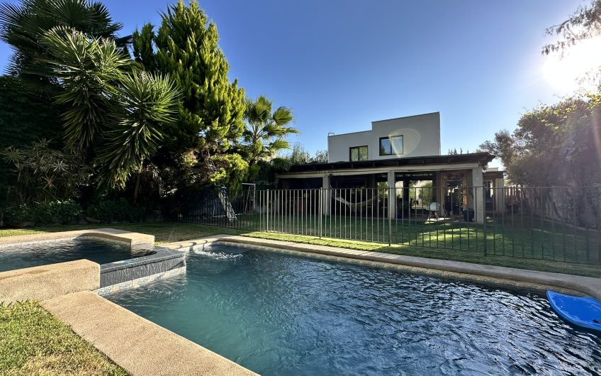 Condominio El Sendero // Piedra Roja