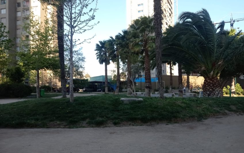 Titan // Estación De Metro Las Rejas
