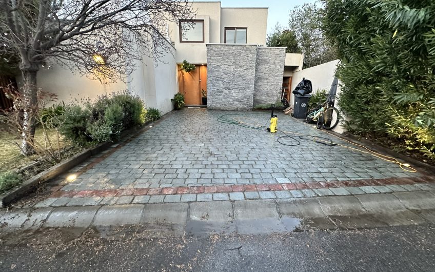 Condominio El Sendero // Piedra Roja