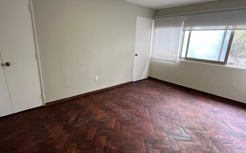 Avenida Apoquindo // Metro Escuela Militar