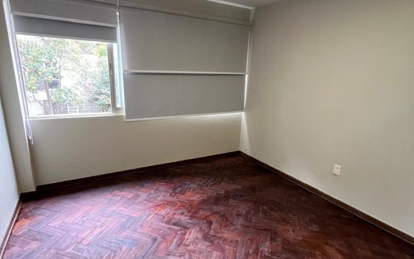 Avenida Apoquindo // Metro Escuela Militar