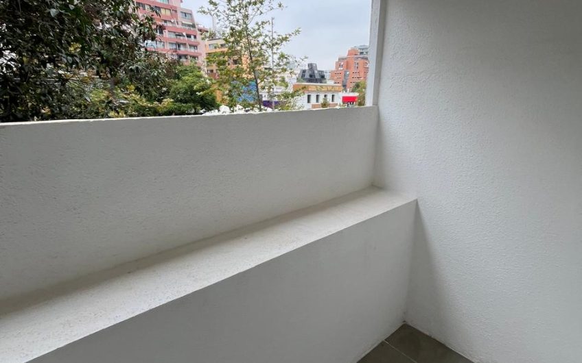 Avenida Apoquindo // Metro Escuela Militar