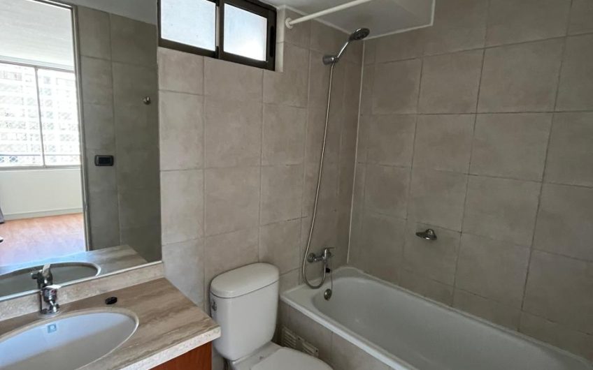 Avda. Irarrazaval // Metro Monseñor Eyzaguirre