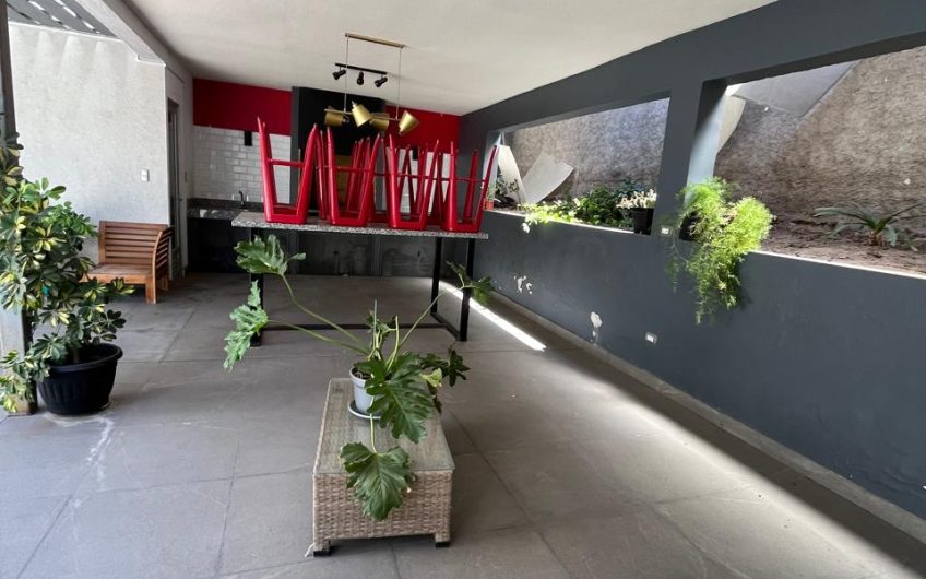 Martinez De Rozas // Metro Cumming