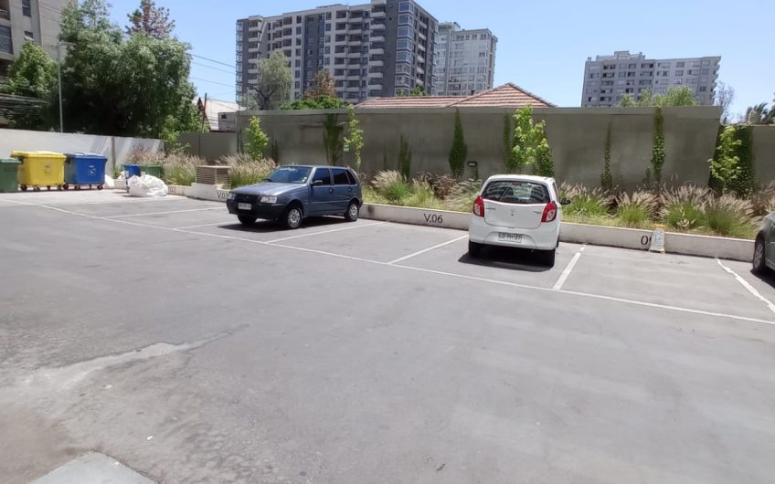 Avenida Lazo // Metro Lo Vial